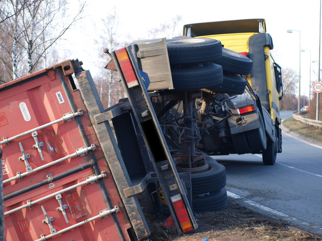 LKW verliert Container Koeln Niehler Ei P043.JPG